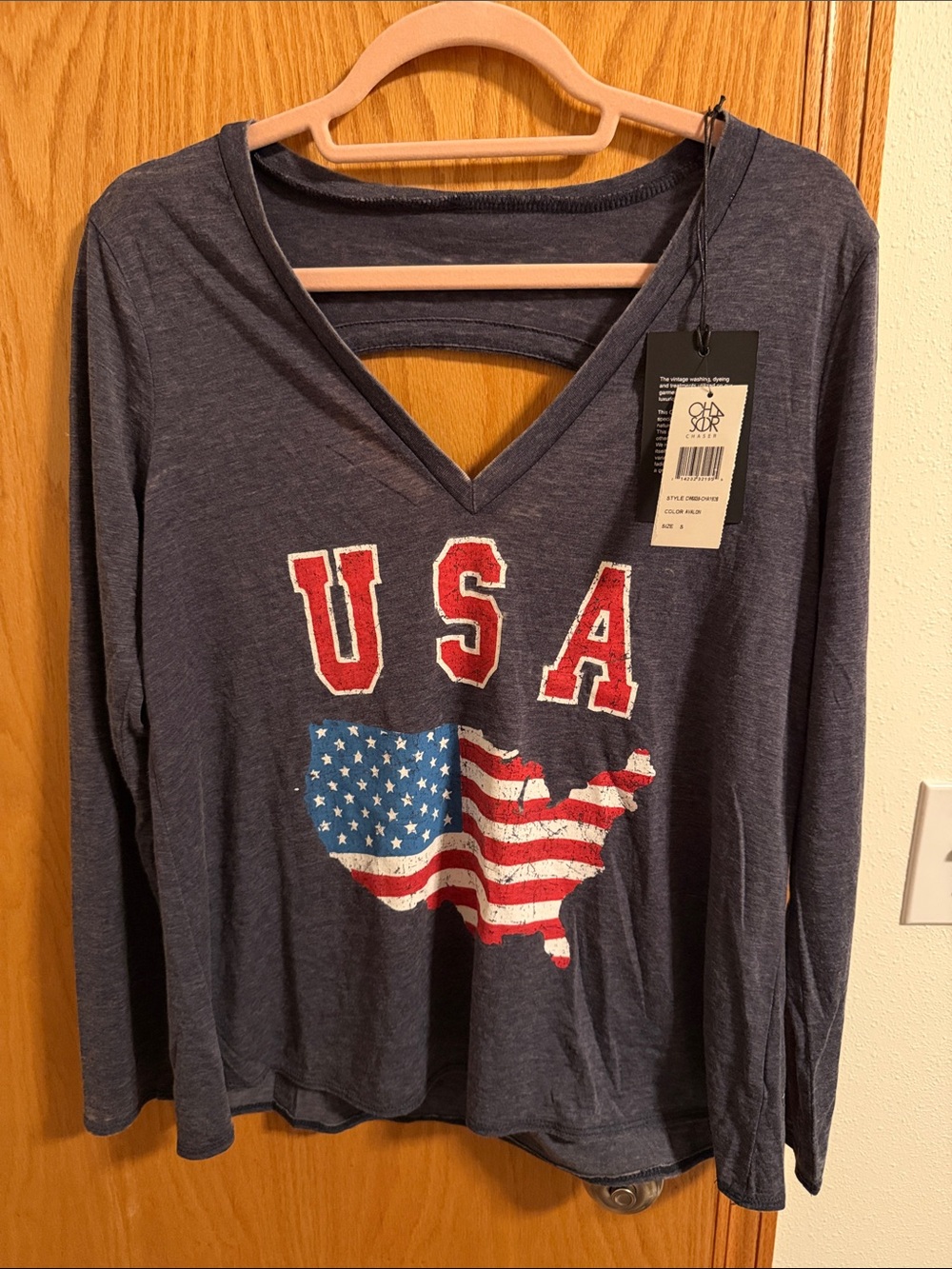 🫶🏼5 for $45!!🫶🏼Chaser Navy Long Sleeve V-Neck USA Graphic Top